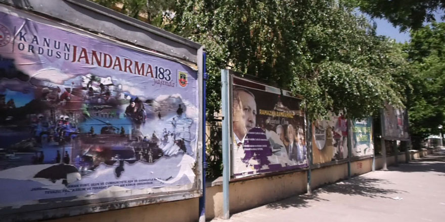 Kars’ta billboardlar görüntü çirkinliği yapıyor