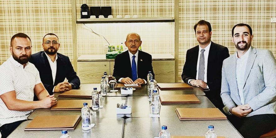 CHP Lideri Kılıçdaroğlu, Erzurum’da KARÇEV üyeleri ile buluştu