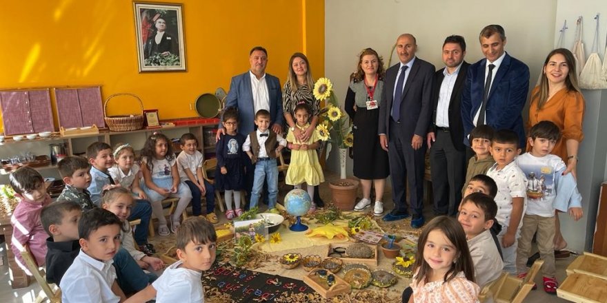 Kars Özel Çelik Başarı Koleji Anaokulu'nda Montessori Kozmik Eğitim "Ayçiçeği" Etkinliği