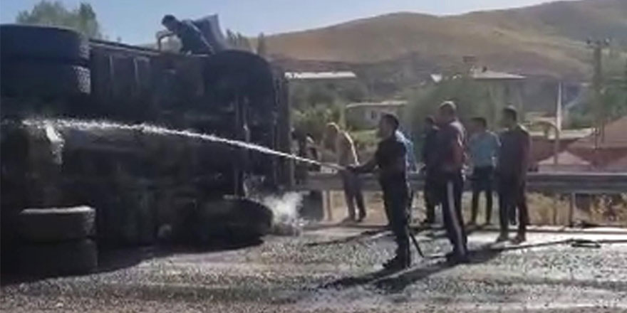 Kars’ta kamyon ile öğrenci servisi kaza yaptı: 1 ölü!
