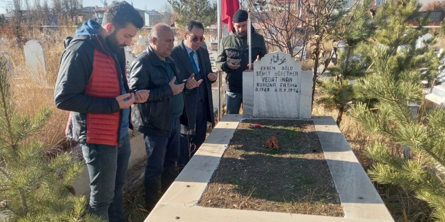 Kars Şehit ve Gazi Aileleri Derneği Şehit Öğretmenleri Unutmadı