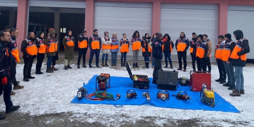 Kars’ta AFAD gönüllü eğitimleri sürüyor