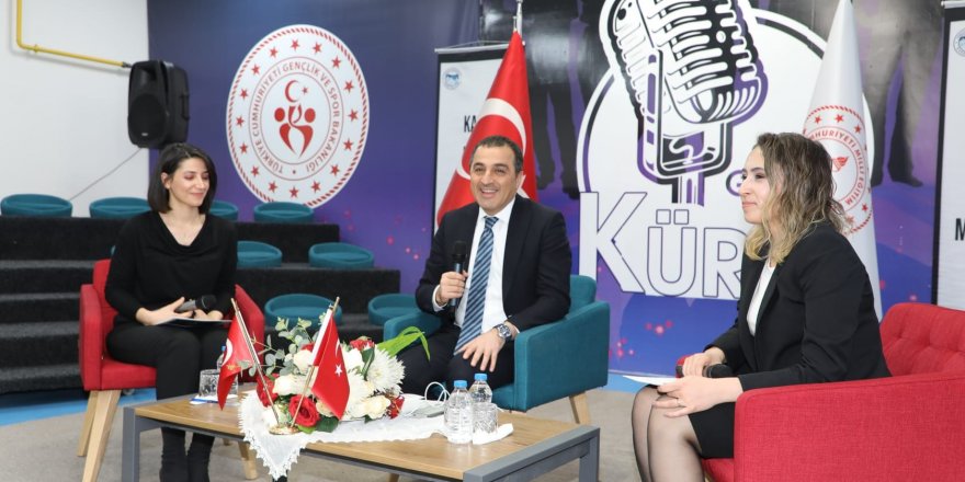 Vali Öksüz, Öğrencilerle Buluştu 