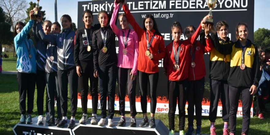Kars Belediyesi Genç Kızlar Kros takımı Türkiye Şampiyonu