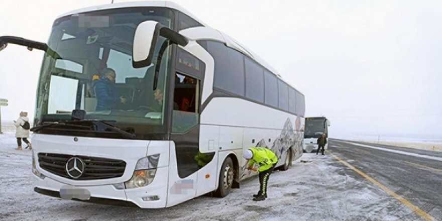 Kars’ta, Trafik ekiplerinden "Kış Lastiği Denetimi"