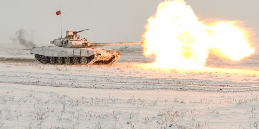 Tankçılar düşman tanklarını etkisiz hale getirdi