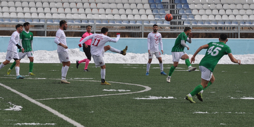 Kars 36 Spor: 1 - Serhat Ardahan Spor: 2