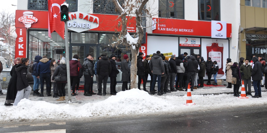 Karslılar deprem bölgesindeki vatandaşlar için tek yürek oldu