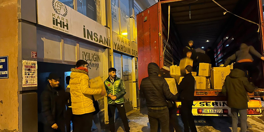 Kars İHH’den deprem bölgesine 2 tır yardım