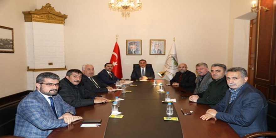 Vali Türker Öksüz, Belediye Başkanlarıyla istişare toplantısı yaptı