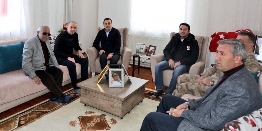 Kars Valisi ve Belediye Başkan Vekili Türker Öksüz'den Şehit Ailesine Ziyaret