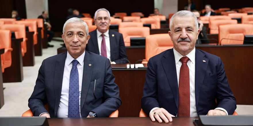 Kars Milletvekilleri Ahmet Arslan ve Yunus Kılıç'ın Berat Kandili mesajı