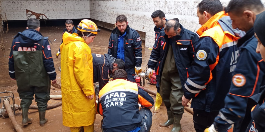 Kars AFAD’tan sel bölgesine destek