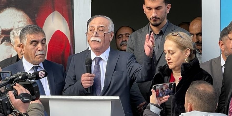 İlhami Aras, miting gibi bir törenle adaylığını açıkladı