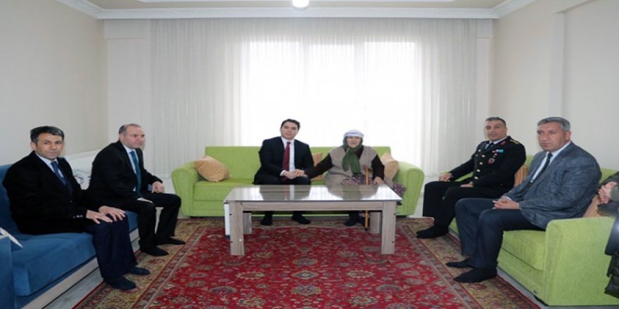 Kars Vali vekili Muhammed Furkan Tuna, Şehit ailelerini ziyaret etti