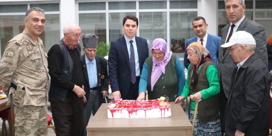 Kars Huzur Evi'nde "Yaşlılar Haftası" kutlaması