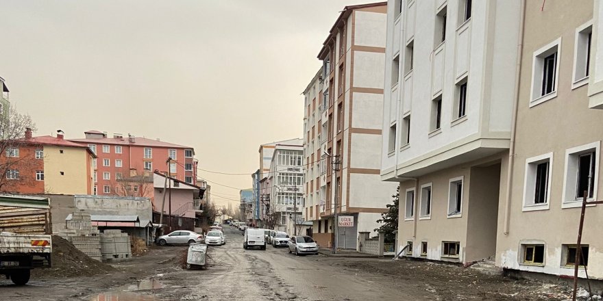 Muzaffer Selçuk Caddesi’nde yaşanan Elektrik kesintileri mağdur etti