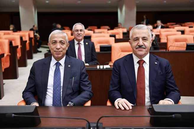 Kars Milletvekilleri Ahmet Arslan ve Yunus Kılıç'ın Kadir Gecesi mesajı