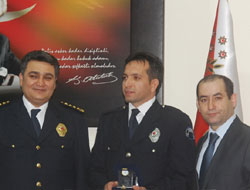 Kars’ta yılın polisi Fatih Demir