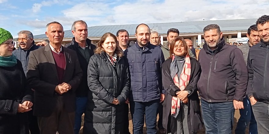 Yeşil Sol Parti Kars Milletvekili Adayları Hayvan Üreticisiyle Buluştu