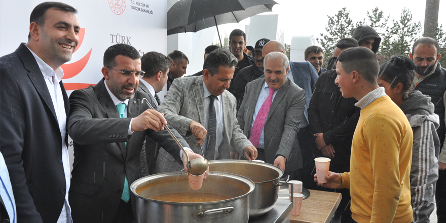 Kars’ta Türk Mutfağı Haftası etkinliğinde çorba ikram edildi