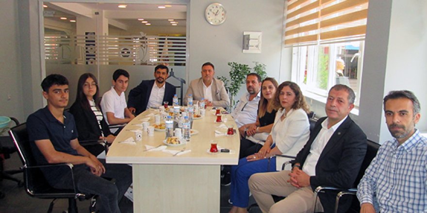 Kars Özel Çelik Başarı Koleji, şampiyonlarını ağırladı