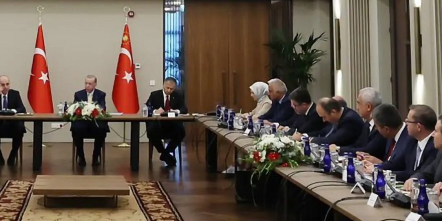 Kars Valisi Polat, Ahlat'ta Cumhurbaşkanı Erdoğan ile bir araya geldi