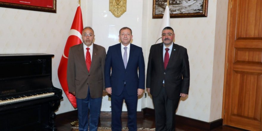 Kars Gazeteciler Cemiyeti Başkanı Ercüment Daşdelen’den Vali Ziya Polat’a ziyaret