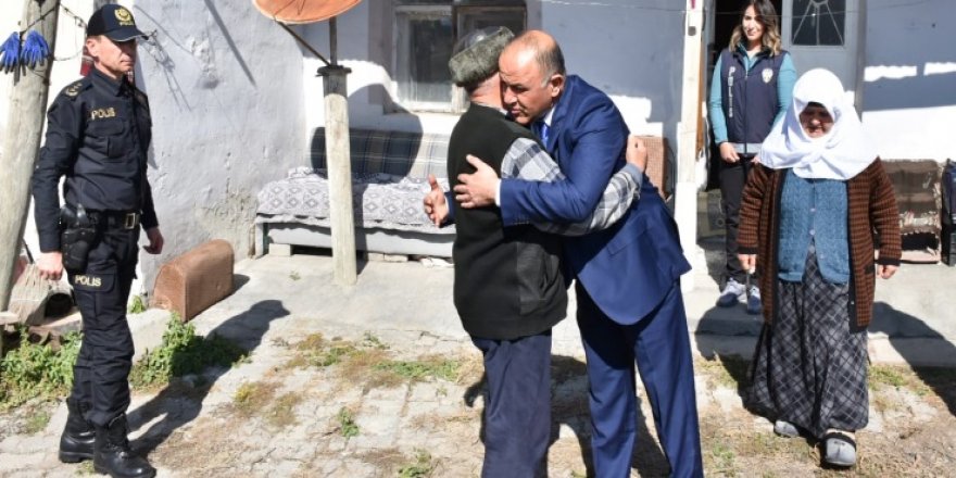 Kars İl Emniyet Müdürü Mehmet Ömür Saka Akyaka'da Şehit Ailesi'ni Ziyaret Etti