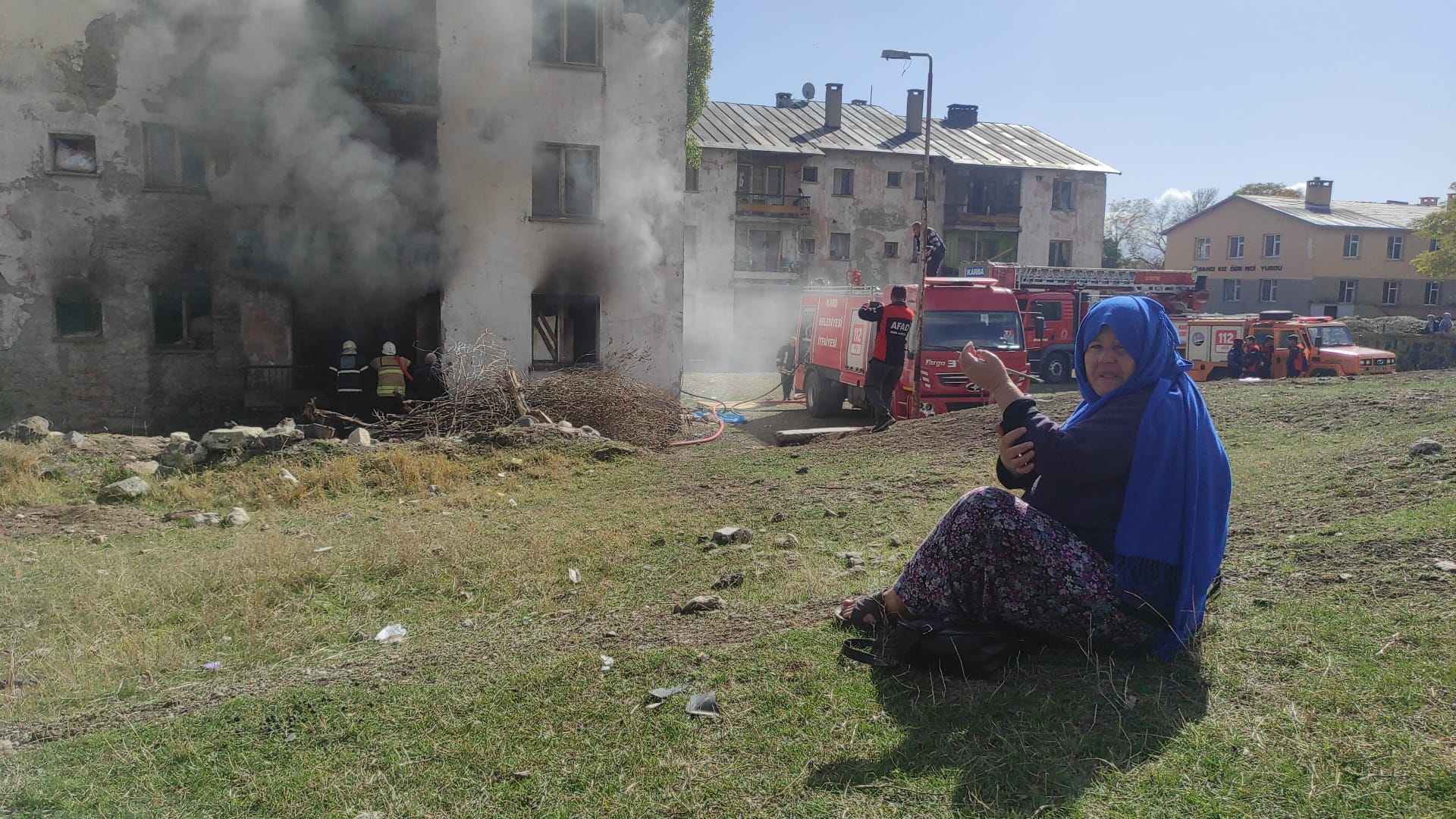 Afgan uyruklu kadın çaresizce izledi