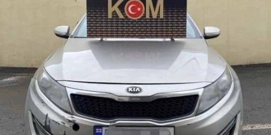 Kars'ta Gümrük Kaçağı Otomobil Yakalandı