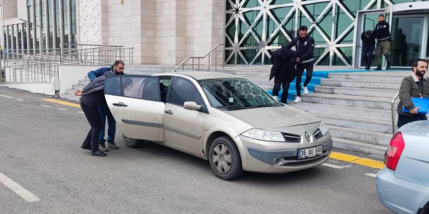 Kars’ta hayvan satış ilanıyla dolandırıcılık yapan şahıslar yakalandı