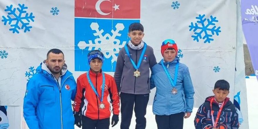 Kars Ekibi Kayaklı Koşu Türkiye Şampiyonası'nda Birinci...