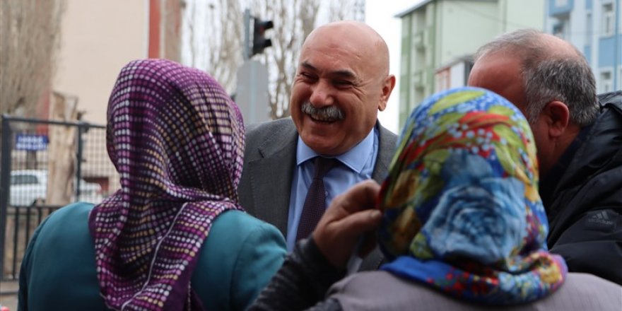 ​​​​​​​CHP Adayı Mühendis Mimar Dindar Gültekin : "Söz Veriyorum Kars'ı Yaşanabilir Bir Kent Haline Getireceğiz"