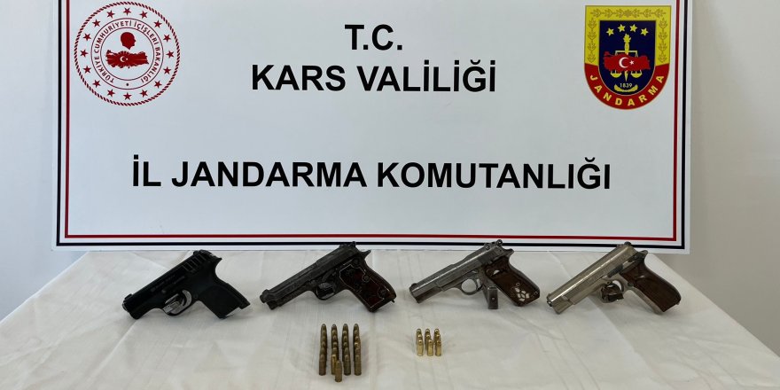 Kars’ta kaçak silah operasyonu: 4 gözaltı
