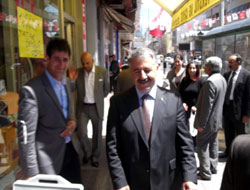 AKP Adayları Esnafı Ziyaret Etti