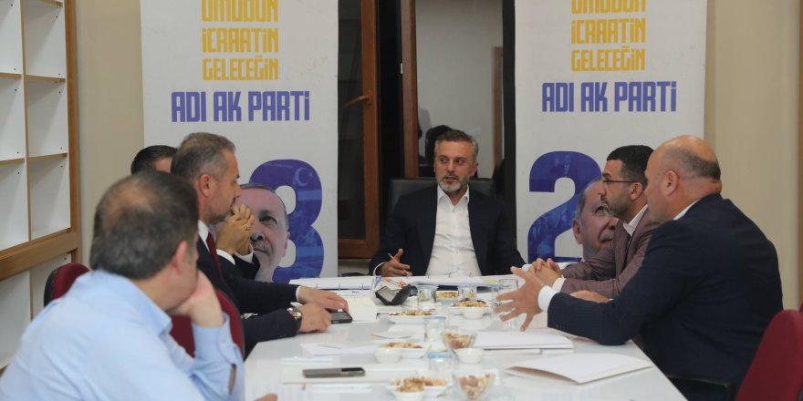 Milletvekili Adem Çalkın, Teşkilat Başkanı Erkan Kandemir ile değerlendirme toplantısı gerçekleştirdi
