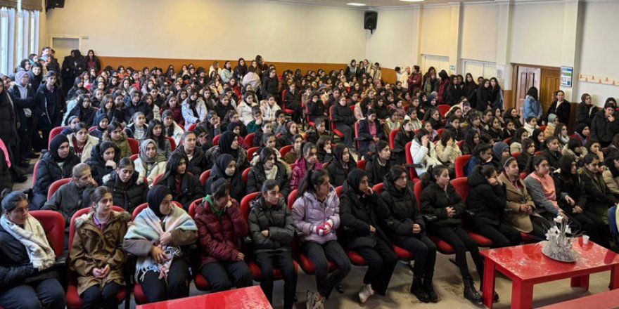 Öğrencilere Erken Yaşta ve Zorla Evliliklerle Mücadele Eğitimi Verildi