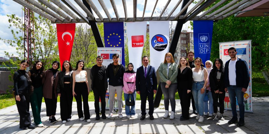 Kars’ta Gençler Dijital Geleceğe Hazırlanıyor