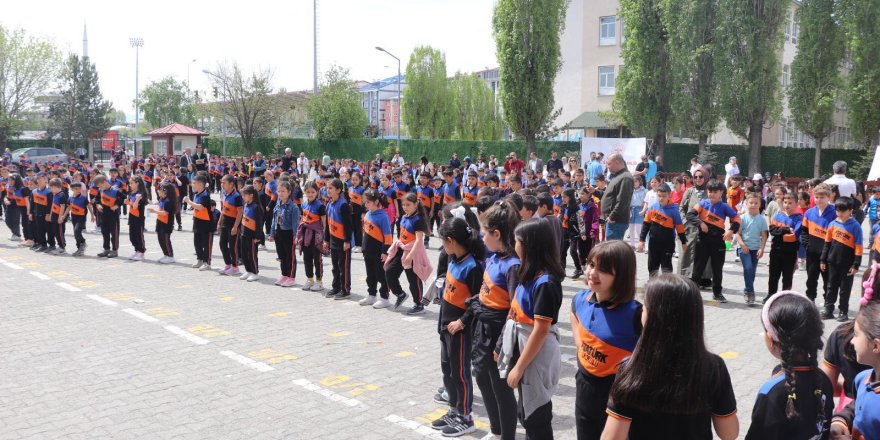 “Sağlıklı Çocuk Sağlıklı Gelecek” Programı Kars'ta Hayata Geçirildi