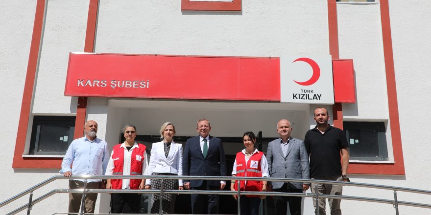 Vali Polat'tan Kızılay'a ziyaret