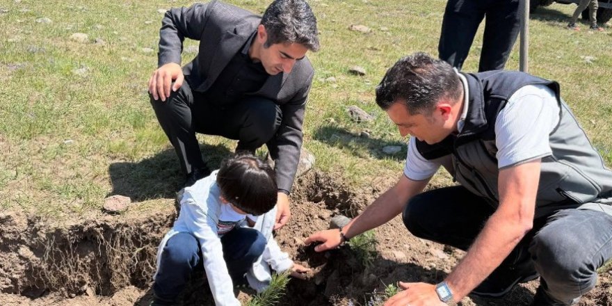 Sarıkamış’ta Şehitler İçin Fidan Dikildi