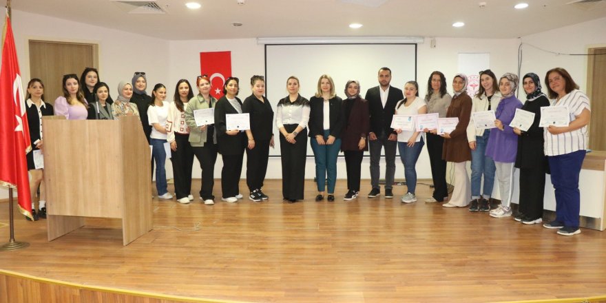 Kars’ta Ebeler İçin Eğitim Programı Tamamlandı
