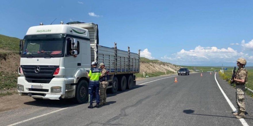 Kars’ta Göçle Mücadele Kapsamında Huzur ve Güven Uygulaması