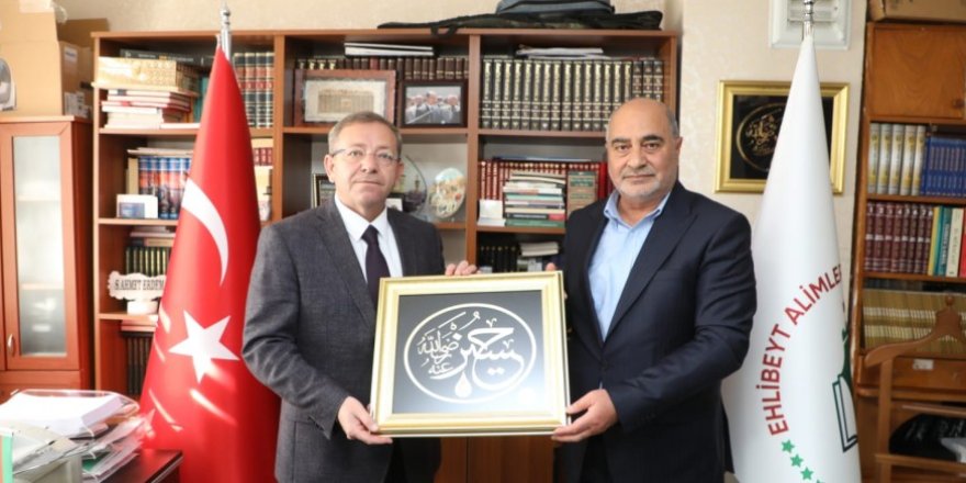 Vali Ziya Polat’tan Kanaat Önderi Seyyid Ahmet Erdem’e Ziyaret