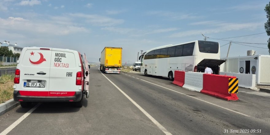 Yolcu otobüsünde kaçak göçmen yakalandı