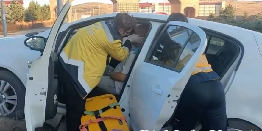 Kars'ta direksiyon başında kalp krizi geçiren sürücü hayatını kaybetti