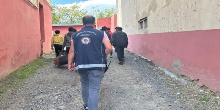 Kars'ta Yakalanan Düzensiz Göçmenler Sınır Dışı Edildi