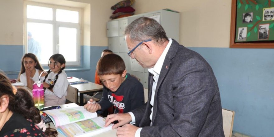 Vali Polat’tan Güdeli Köyü’nde Vatandaşlarla Buluştu