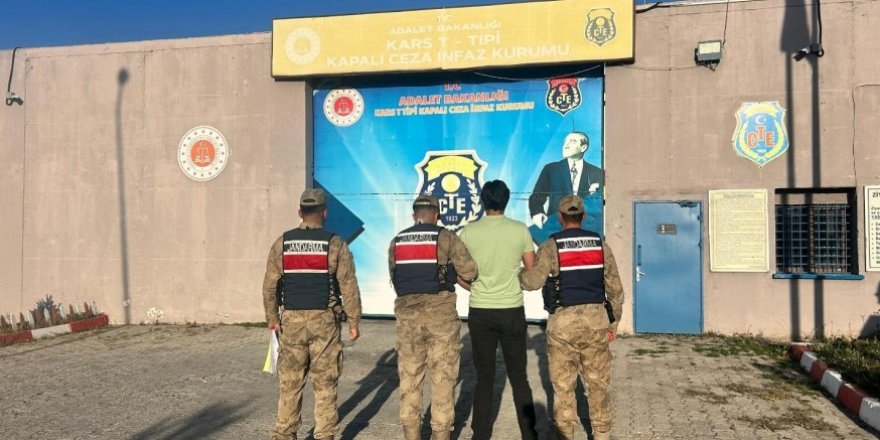 Silahla Tehdit suçundan Aranan Şahıs Arpaçay’da Yakalandı